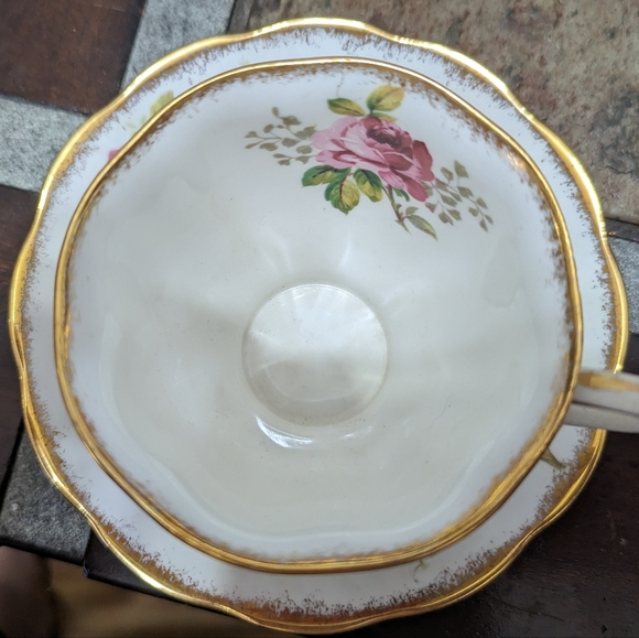 Royal Albert American Beauty China - Picture 2 of 5